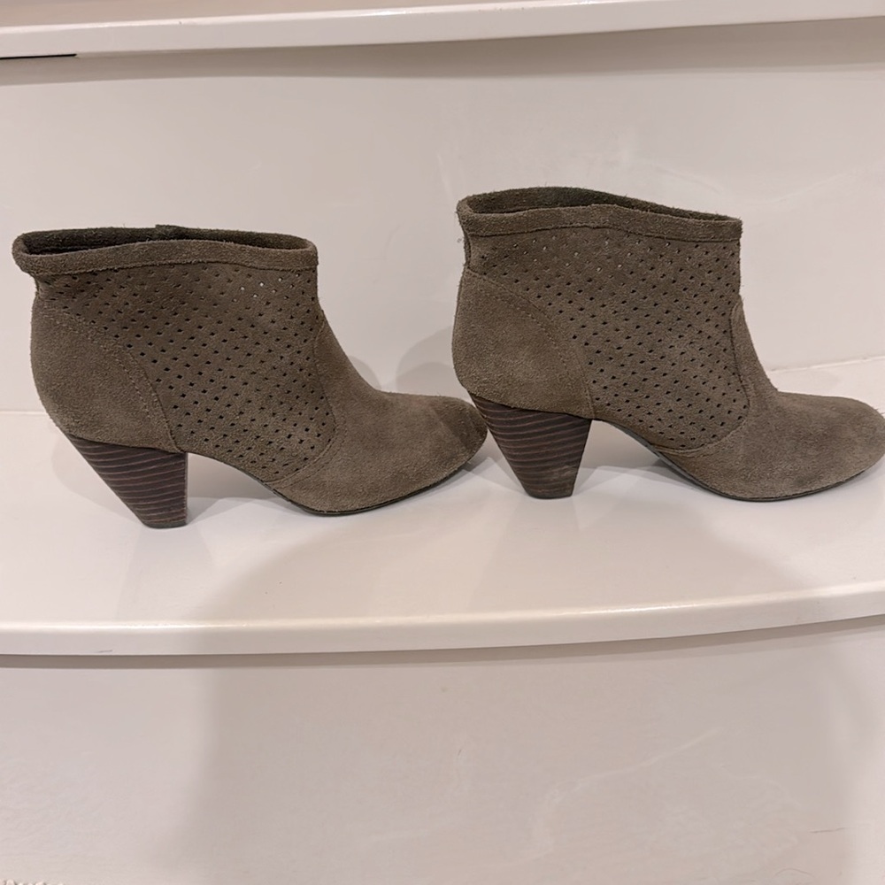 Jessica Simpson booties - Picture 5 of 6